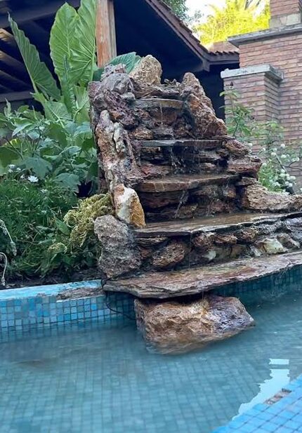 Fuentes, lagos y piscinas para decorar tu jardín